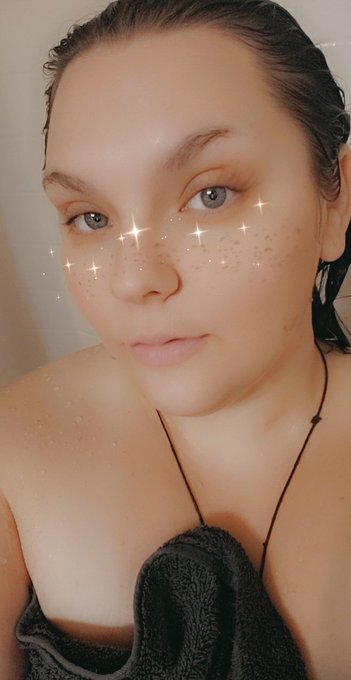 You know you wanna send to me piggies. How could you resist?  FREE TASK retweet this and leave your first
