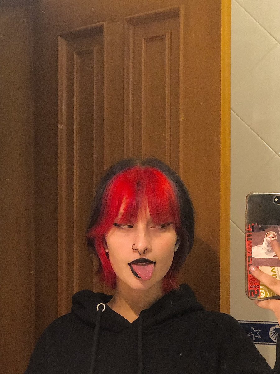 chupamedequatro's tweet photo. mas eu pintei o cabelo… https://t.co/L3fOzrG4Of