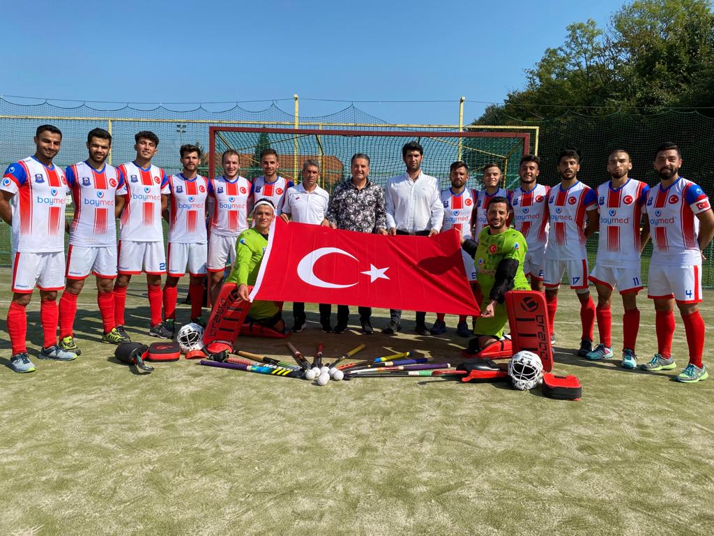 kaplanmehmett1's tweet photo. Avrupa'da bizlere yeniden şampiyonluk sevinci yaşatan takımlarımızla gurur duyuyorum. Takımımıza destek olan kamu kurumlarına, basın camiasına ve övgüleriyle bizleri mutlu eden herkese, takımlarım adına teşekkür ederim. https://t.co/8BFGwuW5Li