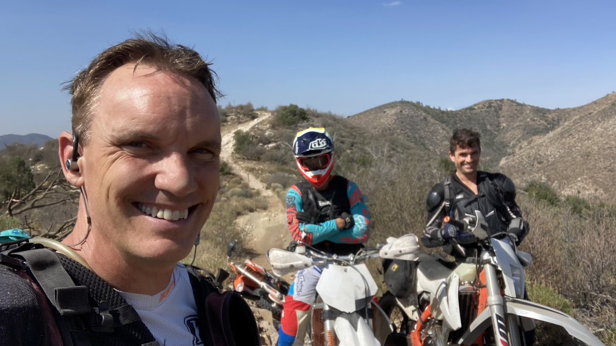 troyhirschfox5's tweet photo. Great weekend to ride Big Bear and Malcolm Smith trail. 50 minutes of fun followed by grilled venison chops!
#senditsd https://t.co/WWJSQd6xEV