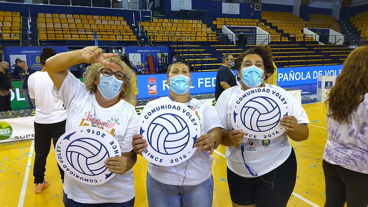 ComunidadVoley's tweet photo. Muchas gracias por la parte que nos toca. Nosotros queremos agradecer al @cvjavolimpico_ la invitación a esta: #SupercopaVB @iberdrola 2021
Gracias, gracias, gracias... por permitirnos esta oportunidad, de poder dar difusión in situ, y ofrecernos todo lo necesario para cubrirlo https://t.co/N09ct0taG1