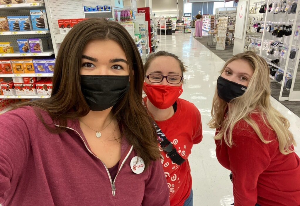 JessMariex1031's tweet image. T-3318 team walking this weekend for @StJude!!! #R400Community #StJudeWalkRun #WorkSomewhereYouLove