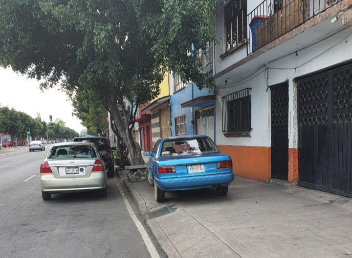 efahefah24's tweet photo. Pido de su ayuda para infraccionar, todos los días sube su vehículo y mis hijos no pasan con su triciclo. @OVIALCDMX @Claudiashein , ubicación, av canal de Tezontle entre periférico y ote 259, a media cuadra del metrobus CCH oriente. https://t.co/msjrK9Y33q