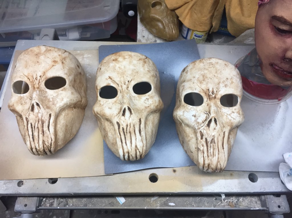 SicSexSix's tweet photo. One coat of paint in for another round of #KillJournal masks - - these 3 are part of the last batch, 9 altogether. That means they’ll be in backers’ hands soon! 🤘
@GiftedRebelsCo https://t.co/Trd26Cb9l4