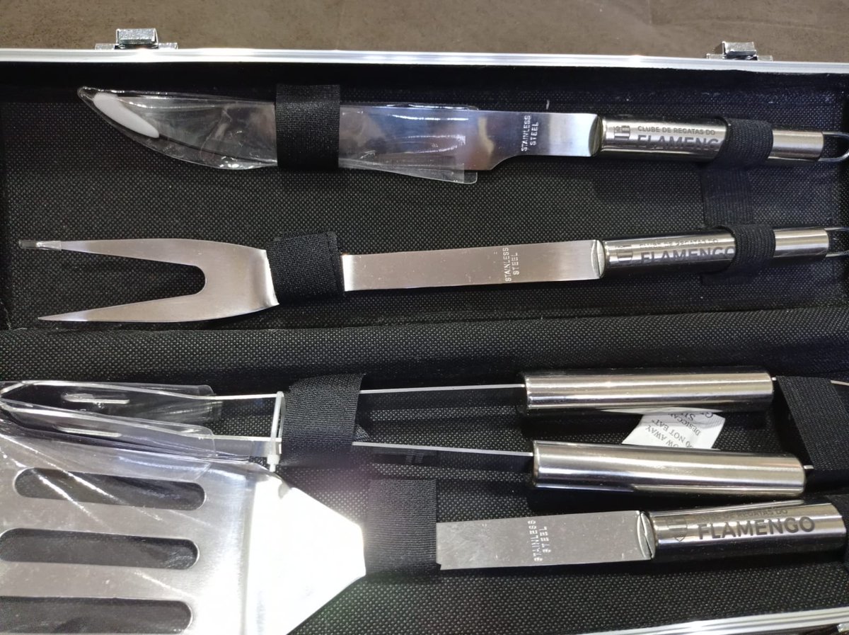 Quer ganhar um Kit de churrasco do Mengão?

Eu e os  @Red_RubroNegra vamos te ajudar ;)

Regras:

Twitter: @Red_RubroNegra e <a href="/TozzaFla/">Tozza</a>
Instagram: redacaorubronegrah e red_rubronegra
Youtube: Redação Rubro Negra Oficial

RT nesse tweet.

Sorteio: 27/10 no canal do Redação no YT