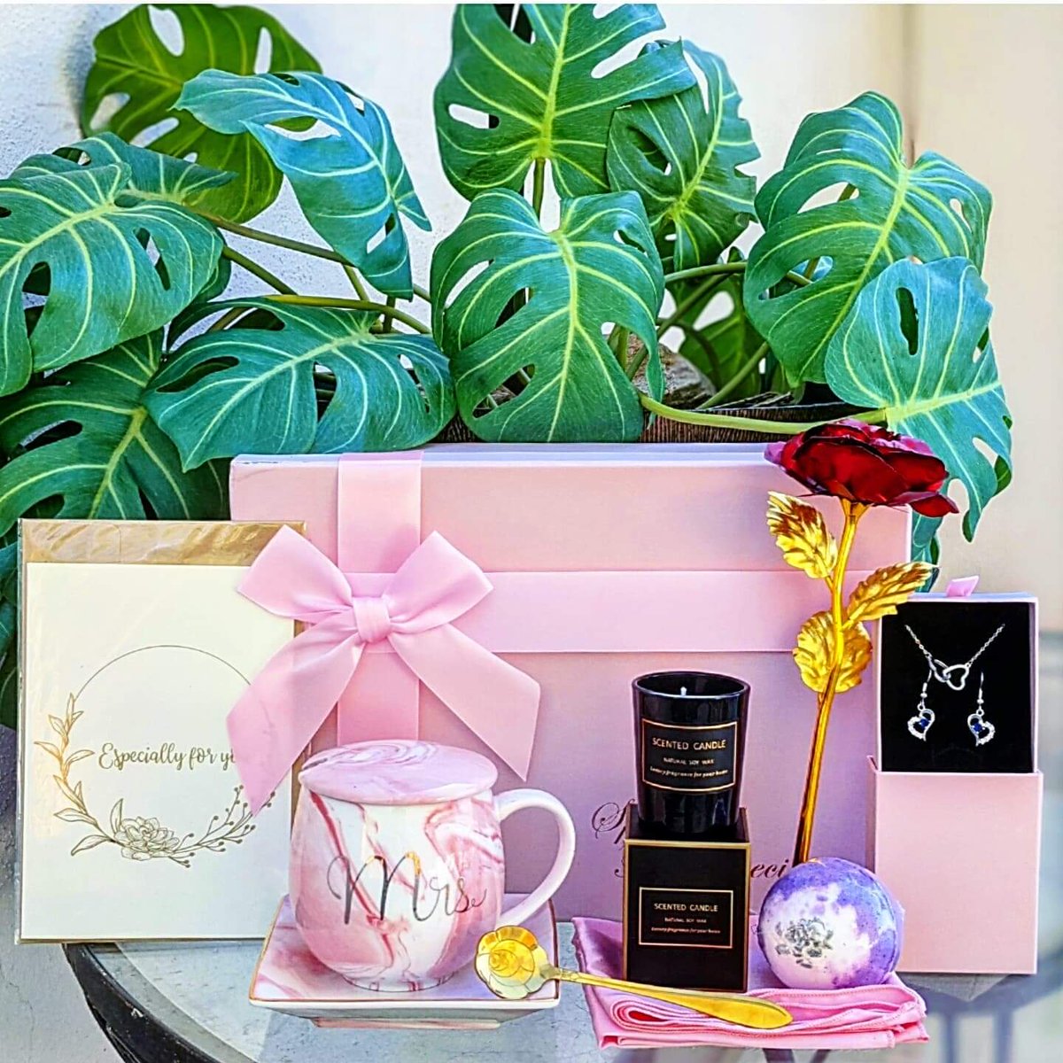 nurse_shannan's tweet photo. ๐ What a beautiful #giftbox packed with goodies from the #pengtai store on @amazon ๐
#Treatyourself or gift it to a #loved one for just about any occasion! Right now you can get a #discount with my exclusive code: 6C5R3PSR
https://t.co/OuY36oueul https://t.co/ldZzBsMrzv