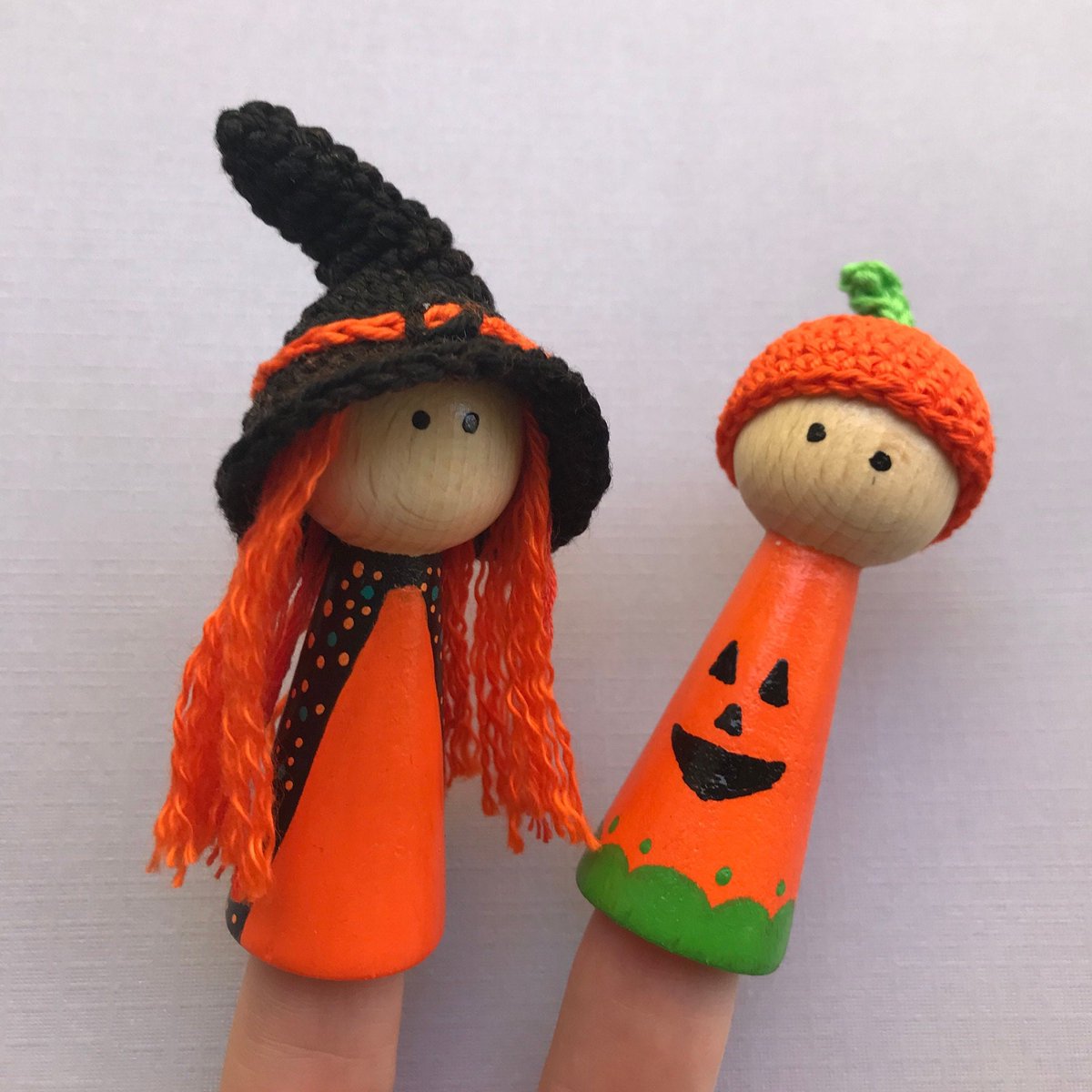 life4crafts's tweet photo. When Fall arrives is time for #witches and  #pumpkins and in my #etsy shop there are 2 new #pegdolls #fingerpupptes https://t.co/ifLG61g7fH https://t.co/aVpD067xKk