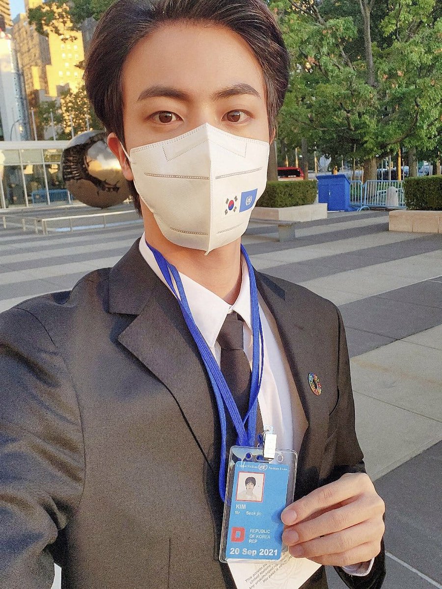 OhNaYoung4's tweet photo. @thetop_100 Kim Seokjin from BTS

The oldest member of BTS.
He likes fishing and cooking.

I vote Jin from BTS
I vote Kim Seokjin from BTS https://t.co/FbeA4ohHud