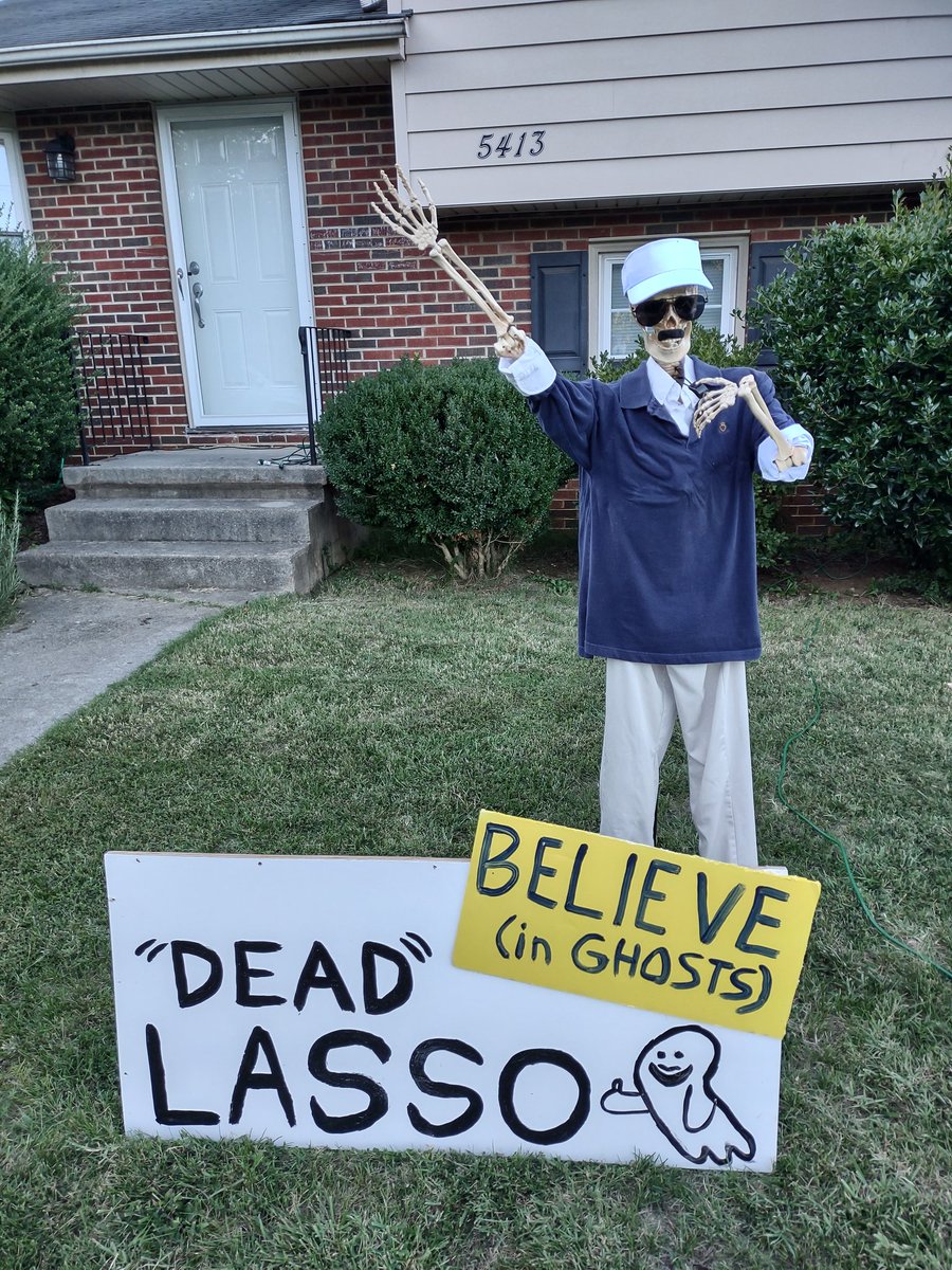 baburn54's tweet photo. #TedLasso #deadlasso #halloween2021 #SpookySzn https://t.co/uduus93JCC
