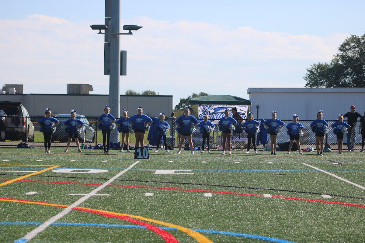 MJShap's tweet photo. 📣 BUSY day full of football! Nice job was done by all HBJC teams! Working hard and lots of learning!  #HBJCPride #YouthFootball #YouthCheer #YouthSports. 🏈🤸🏽‍♂️ #HBJCD12 #HBJC @hollisbrookline #603Brookline https://t.co/3nWqIeUN4H