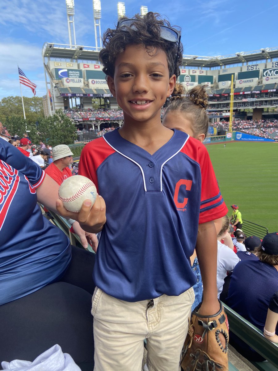malloryylewis's tweet photo. thanks for the outfield ball @The_bigbaby74. think we can get it autographed? https://t.co/iN2gAqxsLF