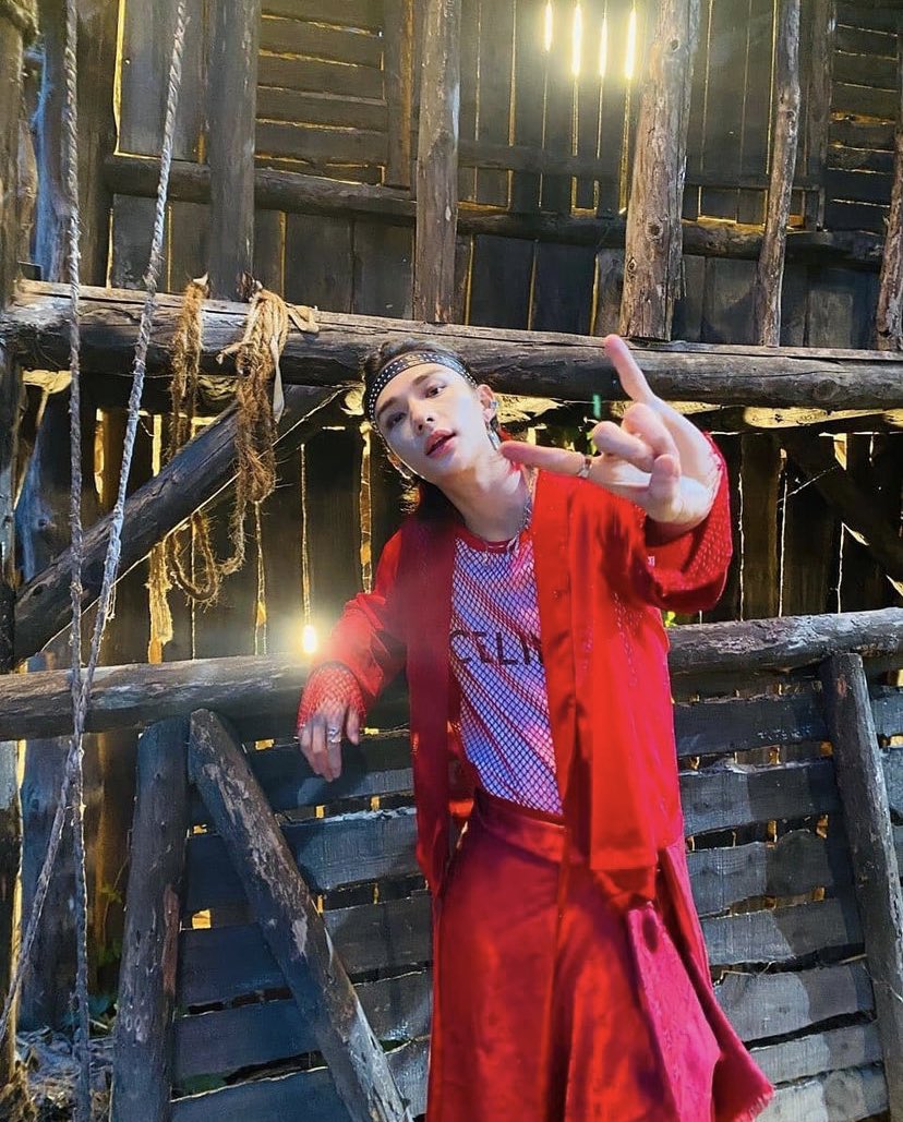 wonhobub's tweet photo. Why you mad? Why you sad? Why you 틱틱틱? 
.
#Thunderous #소리꾼 #스트레이키즈 #straykids https://t.co/ugSiRUQbSC