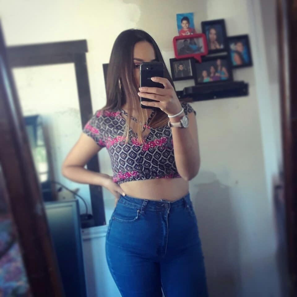 IncestoTaboo's tweet photo. Que opinan de la prima de un seguidor 😈

Envía tus aportes #incesto #incest todo es anon https://t.co/Nu6CVWtbKD