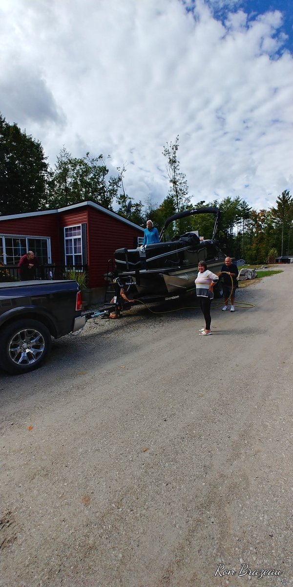 Ron80816516's tweet photo. @shamrockbay @GreatBlueResort Boat cleanup today. Getting ready to winterize https://t.co/pr1Mliipfc