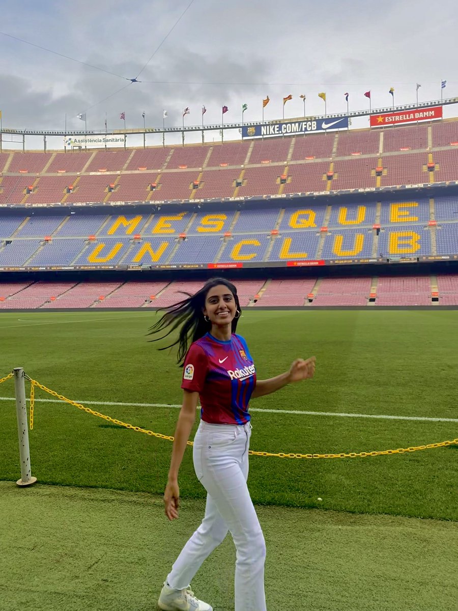 SarahSalahpour's tweet photo. haven’t felt this happy in a long time, thank you @ANSUFATI 💙❤️🥺 https://t.co/qHOa06s16t