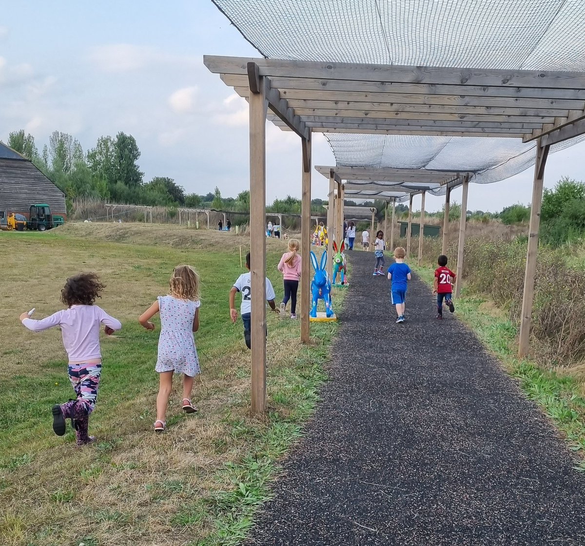 sonia_blake79's tweet photo. A great day bidding farewell to all the hares and leverets that have entertained us all summer! Obviously @GreenwaysPri was a fave for this bunch! π #mintclass #catkinclass #cloverclass
@HaresAboutTown @HavensHospices @MissHuggan @Lloydcm01 @MrsBgreenways @mrsgemmaclark https://t.co/gAQLfRasoQ