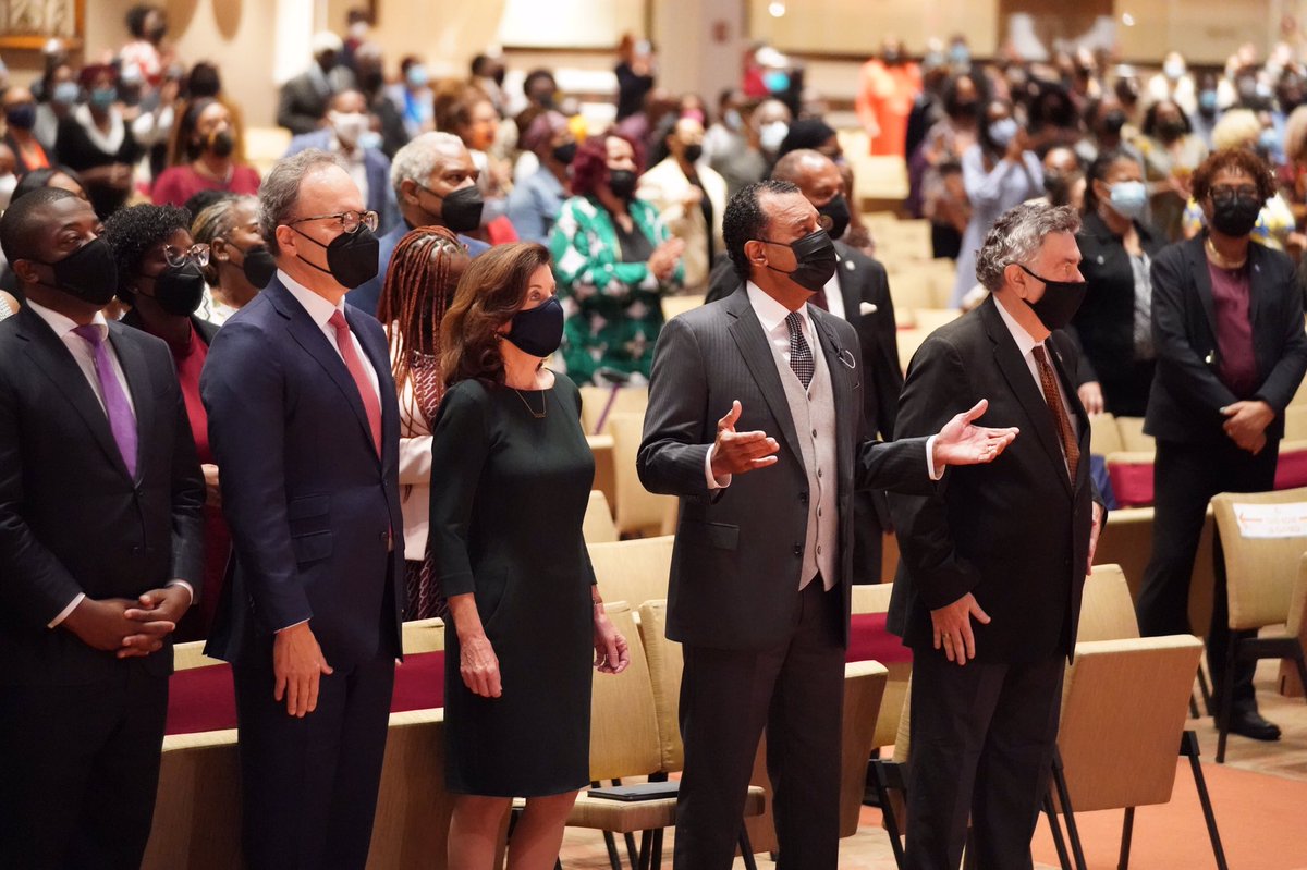 Governor Hochul stands with congregation at the Christian Cultural Center