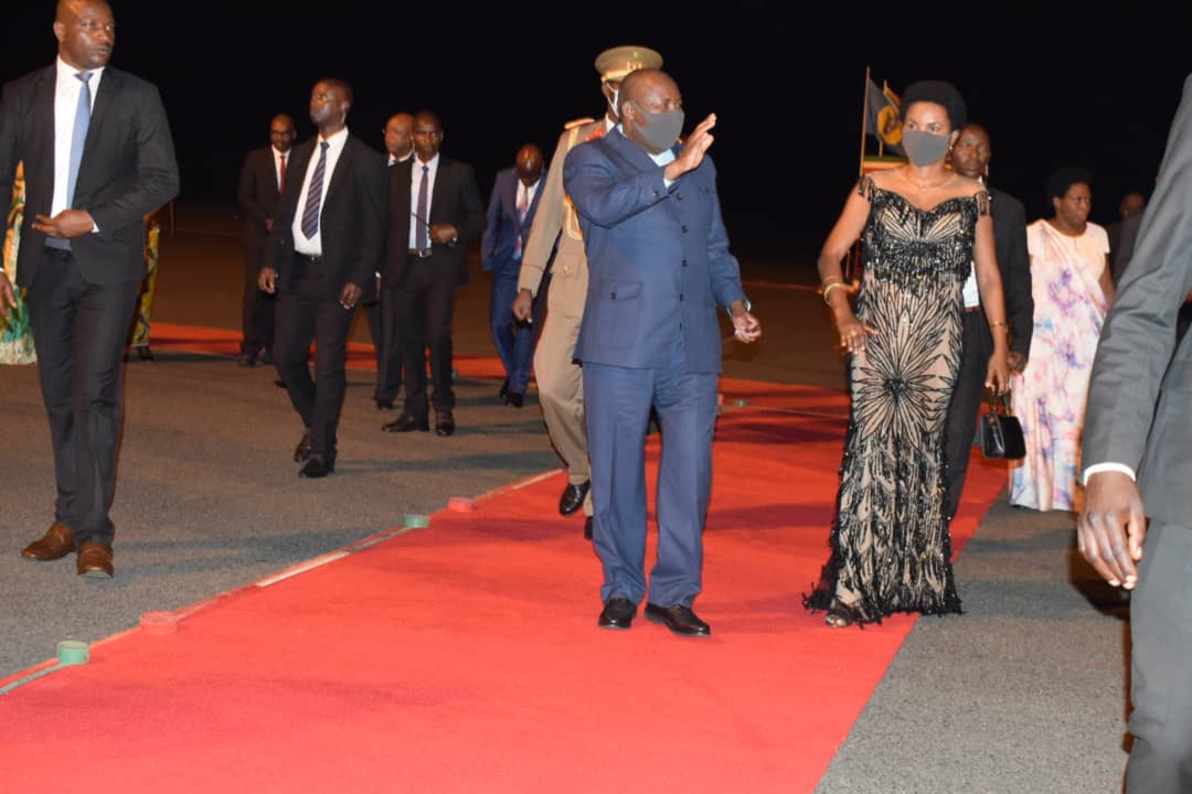 RTNBurundi's tweet photo. En marge des travaux de l'Assemblée Générale des @UN, le Chef de l'Etat a rencontré plusieurs personnalités. Il a rencontré le premier ministre belge qu'il a invité à participer au 60ème anniversaire de l'indépendance du #Burundi en juillet 2022. https://t.co/W9OZew9L7r
