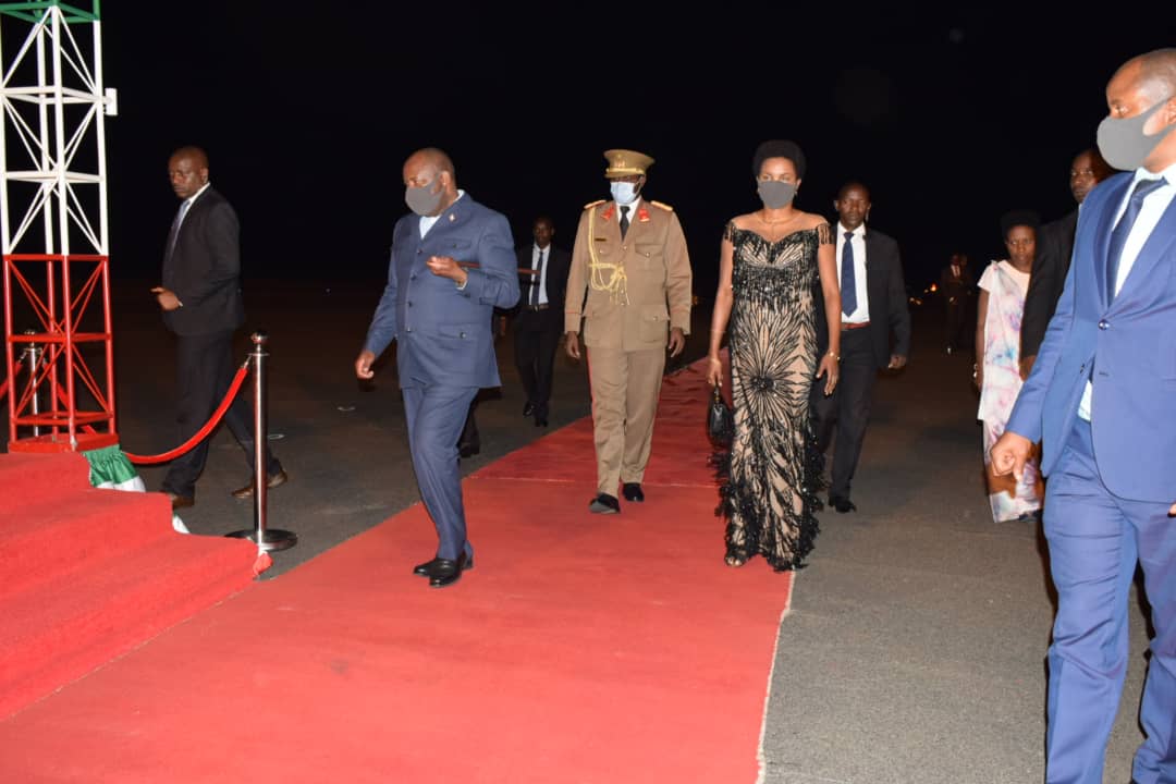 RTNBurundi's tweet photo. En marge des travaux de l'Assemblée Générale des @UN, le Chef de l'Etat a rencontré plusieurs personnalités. Il a rencontré le premier ministre belge qu'il a invité à participer au 60ème anniversaire de l'indépendance du #Burundi en juillet 2022. https://t.co/W9OZew9L7r