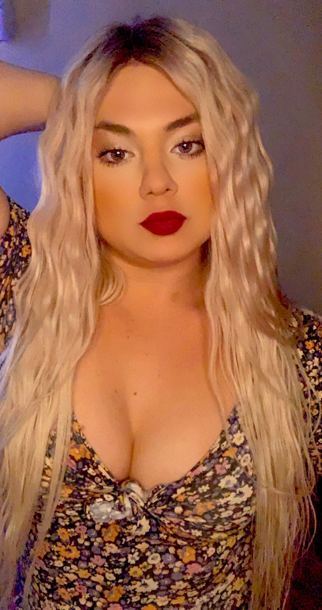 Bensu kozcuoglu 
🌟kalite asla tesadüf değildir 
🌟♥️benimle  yan yana olduğunda 
🗯❤️kontrolü kaybedecek olman benim suçum değil 👅
#marmaristravesti 
 👅saksoda profesyonel 
🗯♥️ +a-p 

☎️ 05355136526   ☎️