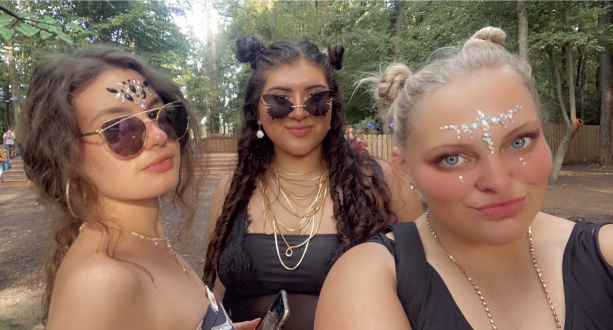 3 pretty best friends
