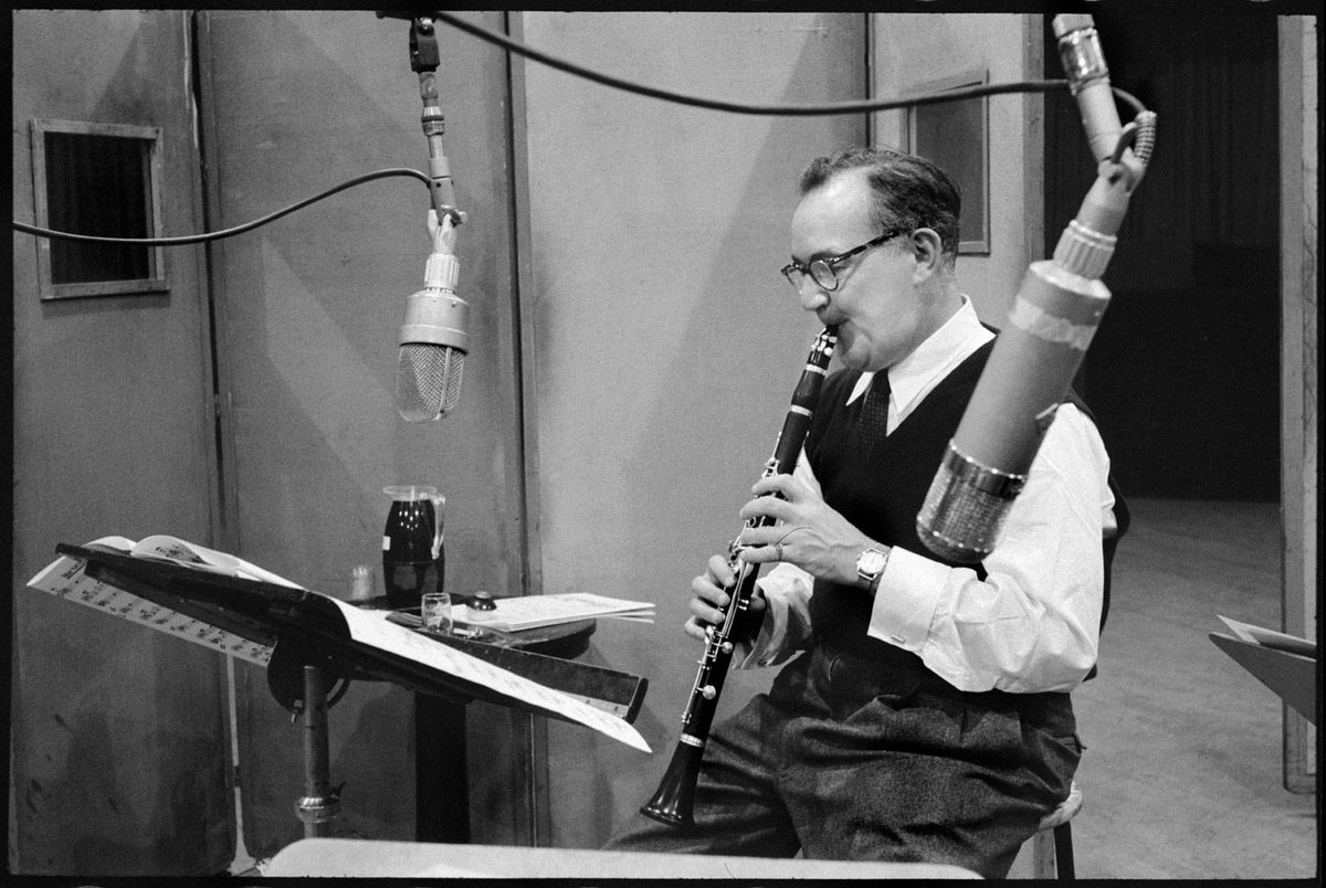 The King Of Swing Benny Goodman was asked in the 1970's who his favorite band was.  He said "Thin Lizzy."
I can't imagine it, but there ya go!  Photo by Don Hunstein, Columbia  30th Street Studio, Feb. 1958.