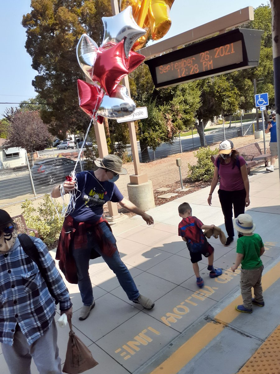 alevin's tweet photo. #PaRRty stop in Sunnyvale #TransitMonth https://t.co/YunTL8wbXM