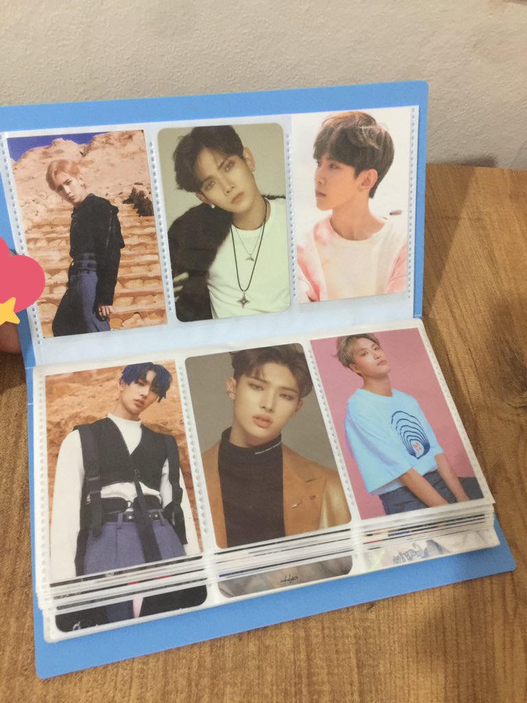 YE0S99's tweet photo. Üclü binder satis

-arkali onlu koyarsaniz 120(?) pc aliyor  
-ustundeki stickeri isterseniz cikarabilirim 
-bazi sayfalarda cok minik hasarlar var aldigimda boyleydi 
-30₺
-ödeme ib4n karg0 istediğiniz gibi 

@peacrry @bujo_go @trpctakas @kpoptradetr @kpopsatistrade https://t.co/gqgU6BXCRI