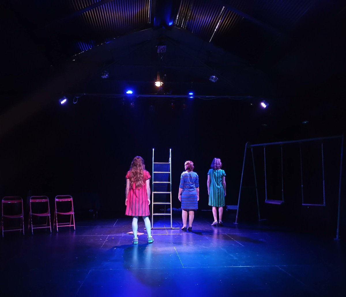 laugomezlacueva's tweet photo. Mañana 27 SEPT #ConvertisteMiLutoEnDanza en @FeriaHuesca
Texto de @EusebioCalonge y dirección de #PacoZaranda.
En escena: @IngridMagrinya @InmaNieto7 y una servidora.
Cía. @ExtintaPoetica
@Encarna93625830 #TorstenWeber #AndreaDelicado
📸:@peggybruzual en @elatrioespacio https://t.co/FYvoKgrxPy