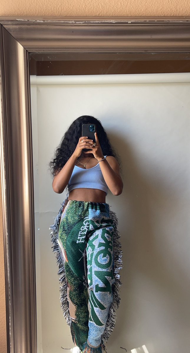 JennMark_'s tweet photo. Made some more tapestry pants #unt https://t.co/rC34zITTKp