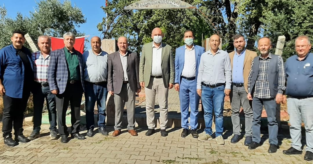 bekiraydin016's tweet photo. 📌 #Heceler Mahallemizde ki şehitlikte okunan mevlüd programına Meclis Üyelerimiz ile birlikte katıldık. Rabbim tüm şehitlerimizin makamını ali eylesin İnşallah. https://t.co/pDS7jZELOf