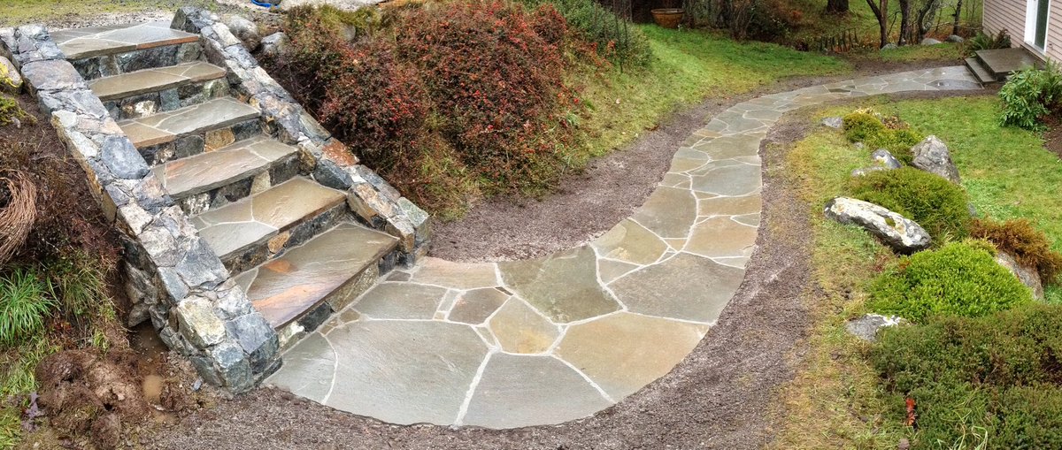 HardscapeCanada's tweet photo. Curvatures in #Hardscape installs. They must be smooth, consistent and built to guide traffic through the landscape without the feeling of needing to take a shortcut! 

https://t.co/aJ3LHsbCMd https://t.co/mWCORHKHnr