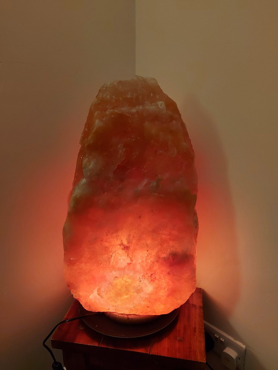 #Selfcare #Sunday. #Relaxing with this beauty!! Did you know there are over 7000 nerve endings in the #feet!!! Give them a treat with #reflexology. Message me for availability. #wellbeing #balancing #recharge #Middleton #Elmer #Bognor #Felpham #Flansham #Littlehampton