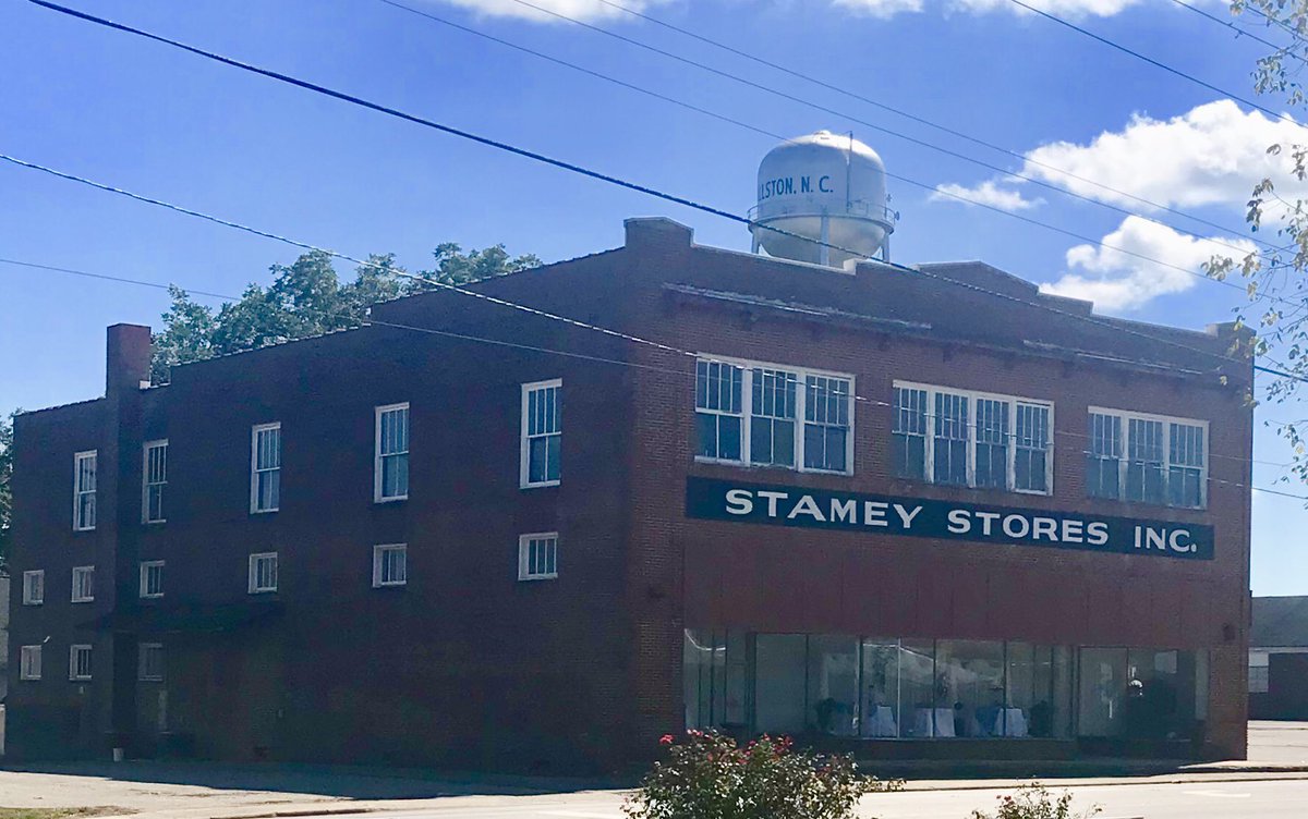 StameyStore's tweet photo. Celebrating the past and creating dreams for the future. The Historic Stamey Event Center under a fall sky @SavingPlaces @nelroy78 @WeddingWire https://t.co/WNTrkjAma6