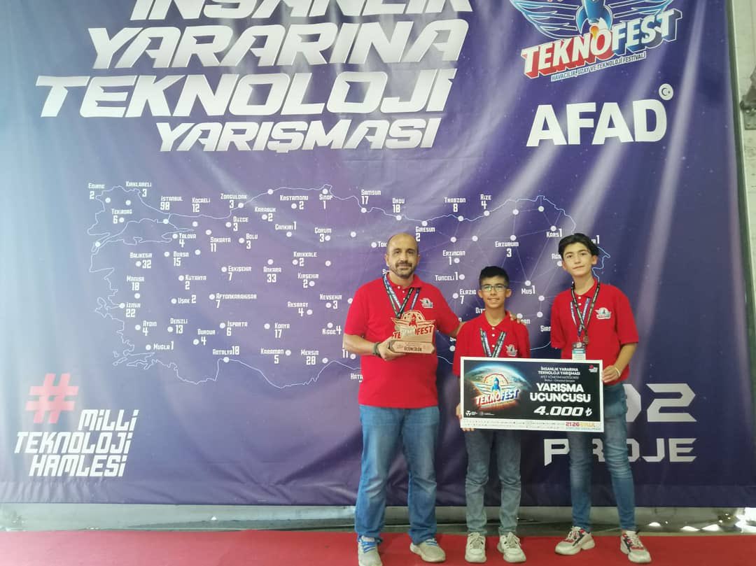 Türkiyem Ortaokulu Öğrencimiz Ömer Faruk Şen Teknofest İnsanlık Yararına Teknoloji Yarışmasında Türkiye üçüncüsü oldu. Tebrik ederiz.. <a href="/tcmeb/">Millî Eğitim Bakanlığı</a> <a href="/teknofest/">TEKNOFEST</a> <a href="/TCMalatyaV/">TC Malatya Valiliği</a> @KanbayBattal