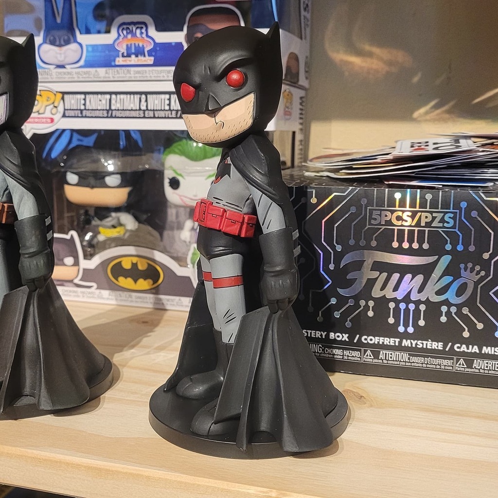 newBEARDland's tweet photo. Check out this amazing @uminga720 Flashpoint Batman that @kalel051 sent me.
It is freaking amazing. #15 of 750 and looks perfect next to the Zombie Batman.
#nerdsunite #geektogether #robbyssack #toyrewindpodcast #amazingfriends https://t.co/haZ0uOO0RU https://t.co/fCgn0obpil