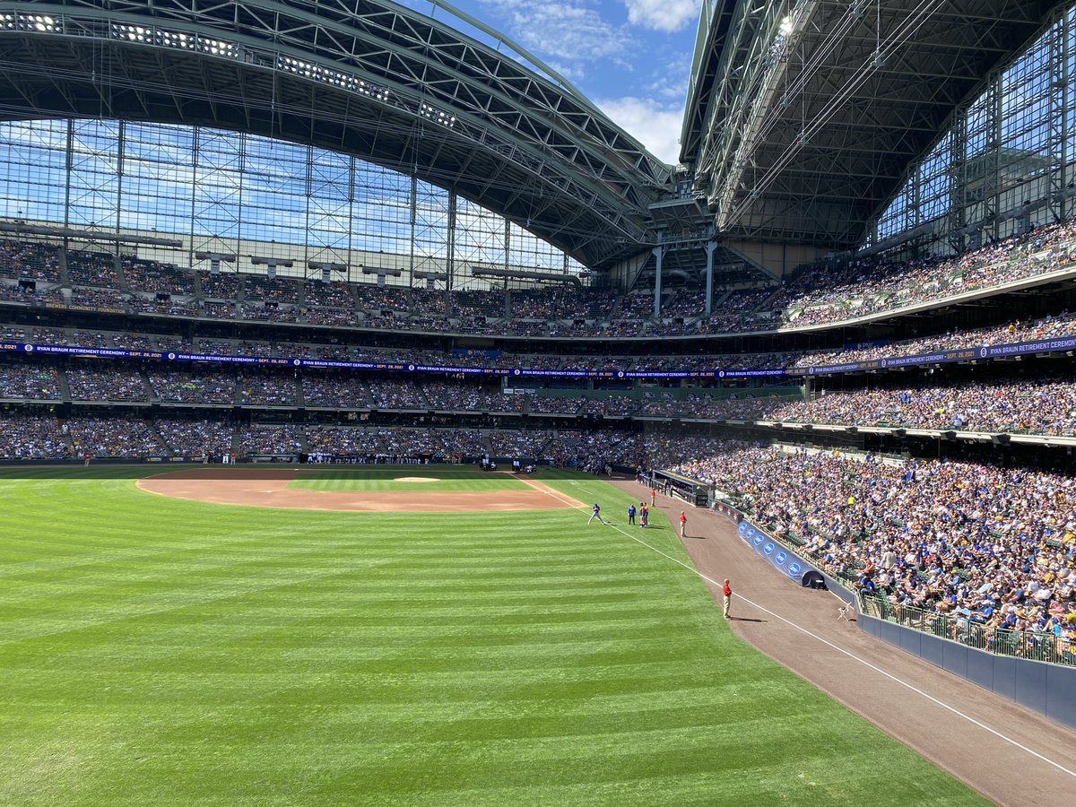 Glad I wore my <a href="/Brewers/">Milwaukee Brewers</a> hat today… got myself some front row tickets to today’s game. #cafévibes #likewise
