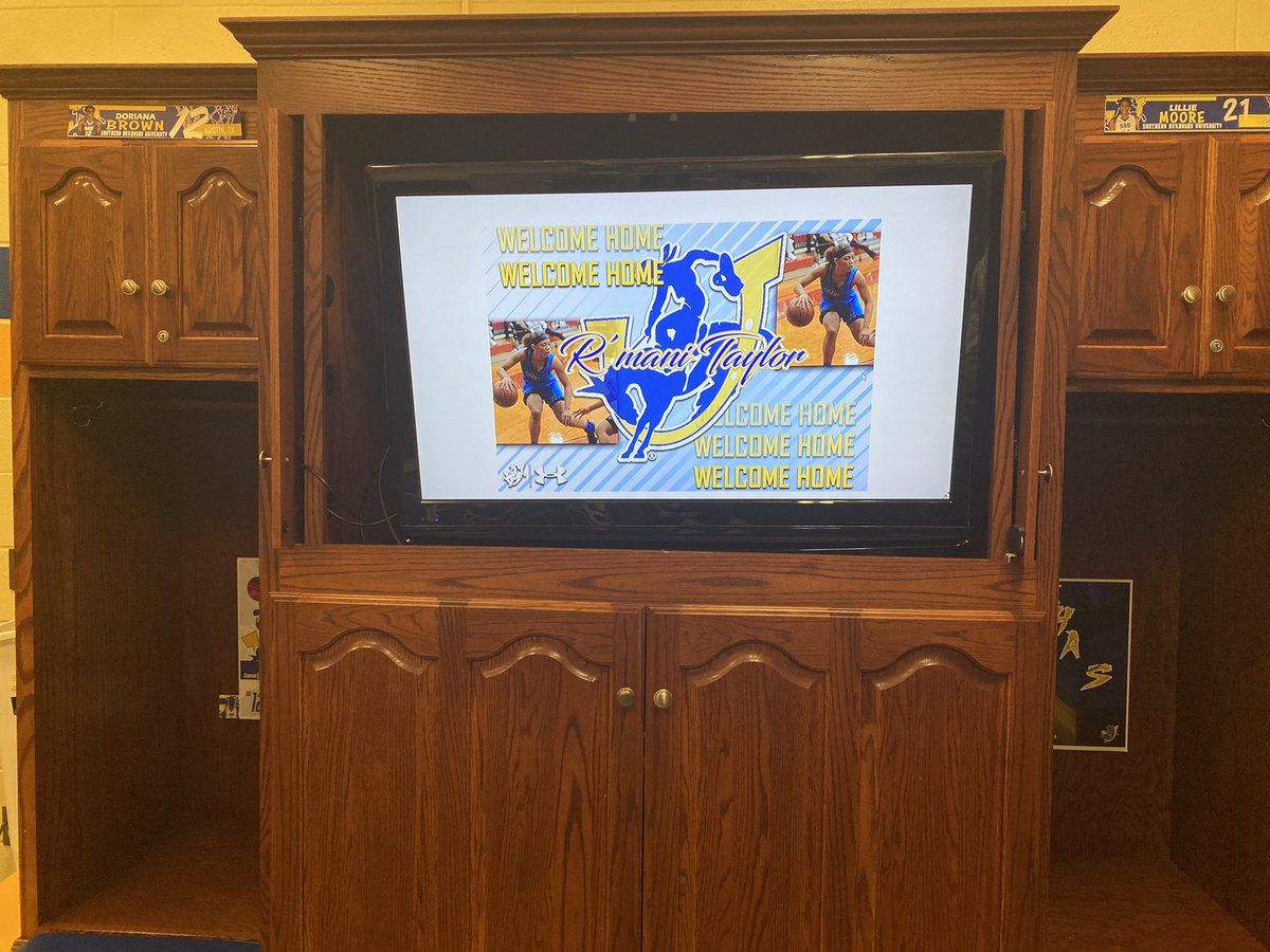 rmani_taylor1's tweet photo. Thankyou @SAUWBasketball &amp; @CoachStirgus for having me up for a visit  this weekend. Loved the campus💙💛…. https://t.co/h6Q5kgf3QR