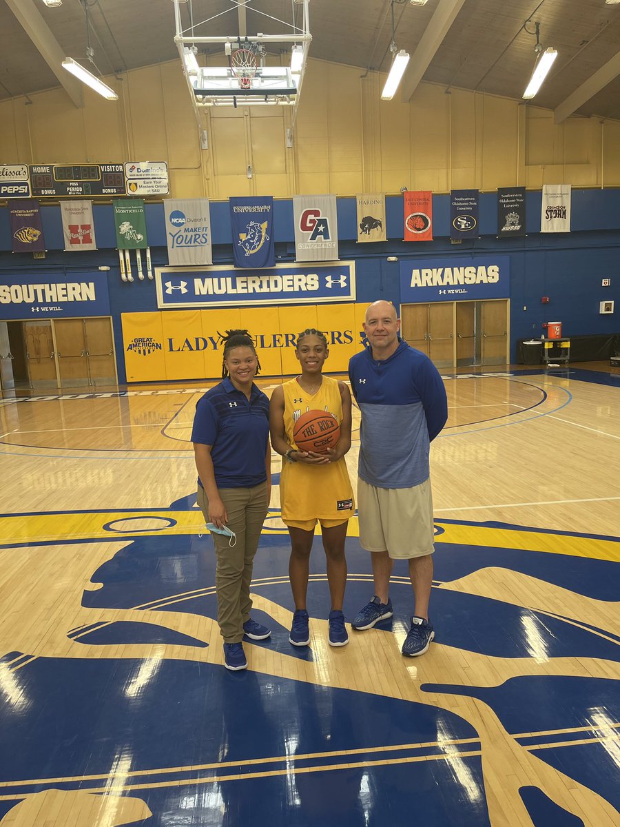 rmani_taylor1's tweet photo. Thankyou @SAUWBasketball &amp; @CoachStirgus for having me up for a visit  this weekend. Loved the campus💙💛…. https://t.co/h6Q5kgf3QR