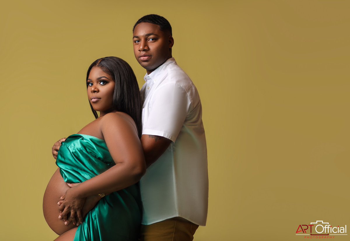 self__l0ve's tweet photo. Know I had to post here too for my Twitter Fam! 🥰 #1WeekLeft #MaternityPics https://t.co/YENEVyuSIh