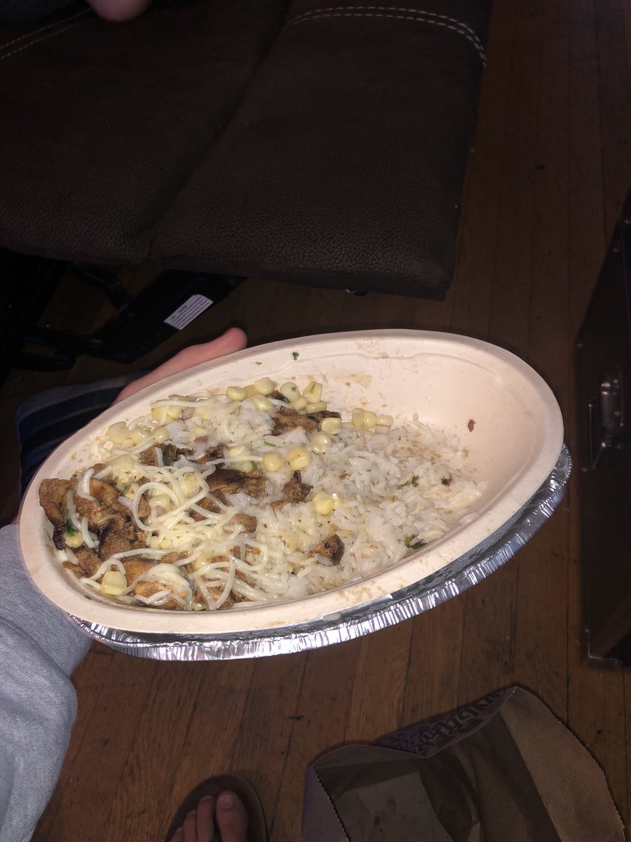 guyconnor8015's tweet photo. @ChipotleTweets What is this garbage ? One corner of my bowl is empty and barely any corn. I regret giving y’all a shot after 12 years of not eating there. https://t.co/bh8omDBwxU
