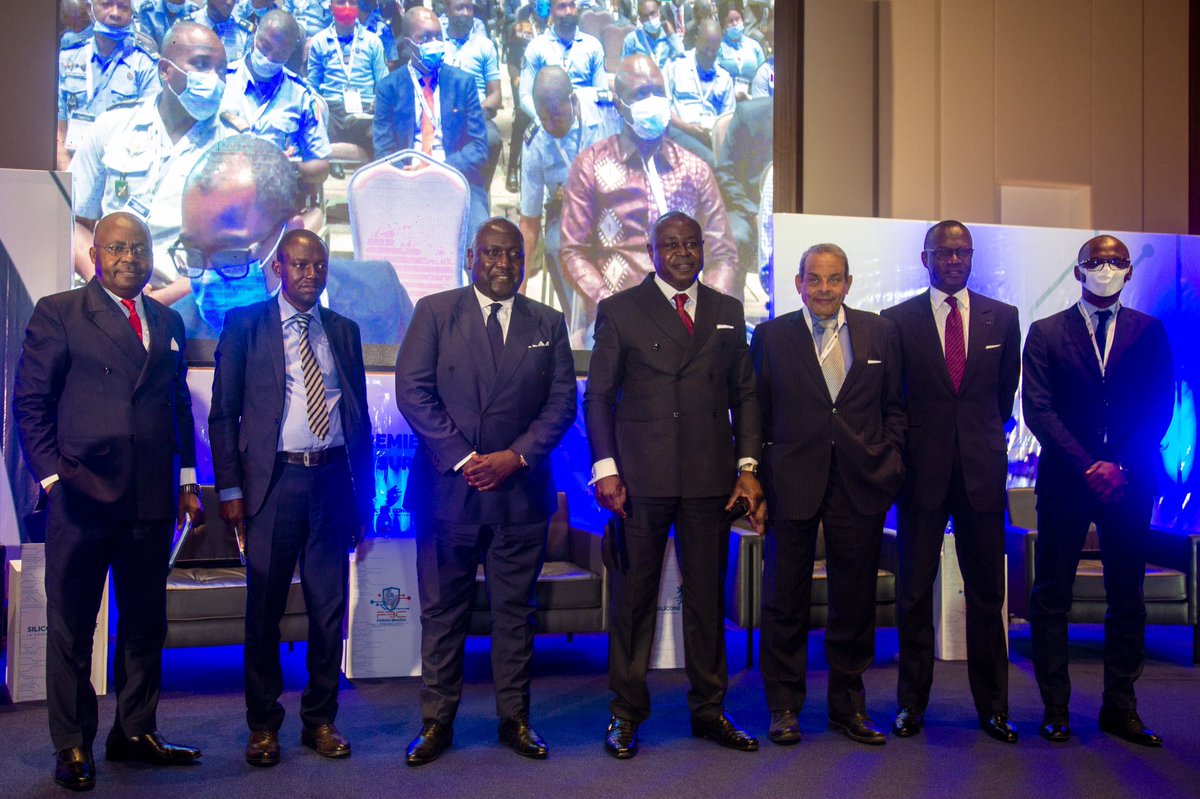 Forumbrazzacbs's tweet photo. ⏪  Il s’est tenu, à Brazzaville, du 16 au 17 Septembre dernier, la première édition du 𝙁𝙤𝙧𝙪𝙢 𝘽𝙧𝙖𝙯𝙯𝙖 𝘾𝙮𝙗𝙚𝙧𝙨𝙚𝙘𝙪𝙧𝙞𝙩𝙮.

📸 Retour en images sur ce rendez-vous majeur, qui a réuni les décideurs, les chefs d’entreprises et experts du secteur. https://t.co/9zHsplGWf4