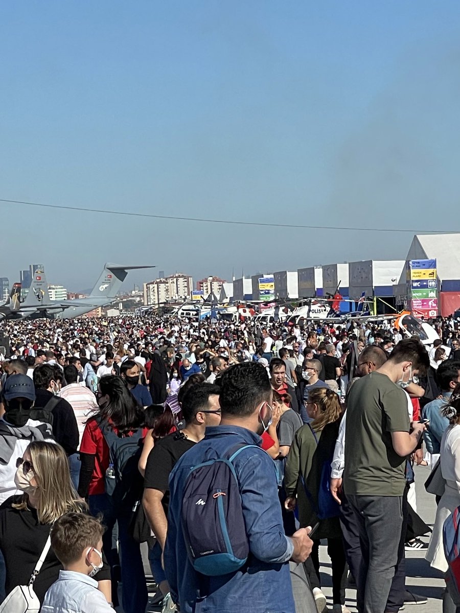 MustafaB49's tweet photo. Yüzbinlerce insan, 6 gündür aynı heyecanla projelerini anlatan gençler, Türk Silahlı Kuvvetleri’nin gösterileri..
Ve bir son anda gördük; Gardaş Azerbaycan’dan gelen #itigovan ile son olarak sizi andık @NikolPashinyan
Tebrikler @Selcuk , teşekkürler @RTErdogan🇹🇷
#TEKNOFEST👏🏼 https://t.co/wq0bhJv1z8