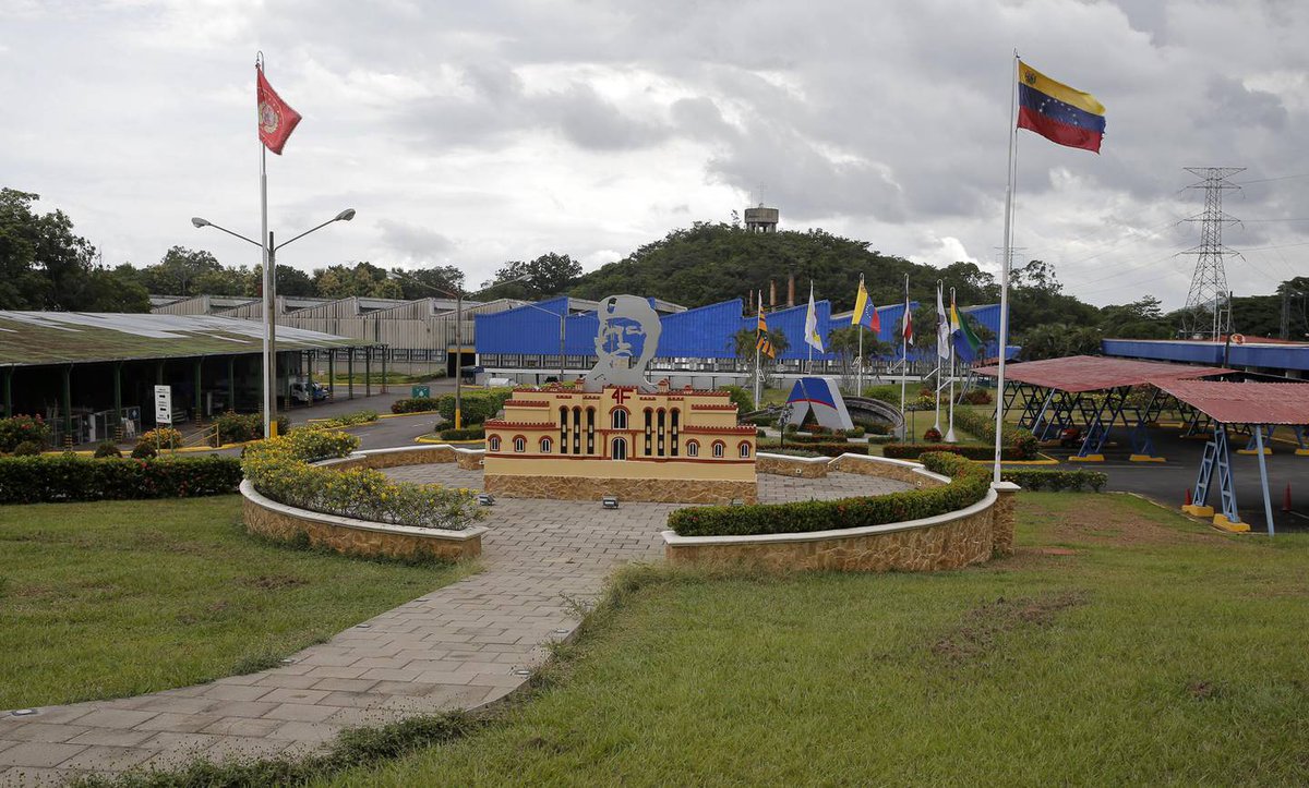 nacion's tweet photo. Alunasa, empresa de Venezuela en Costa Rica, deja a empleados sin salario https://t.co/jj1dxxfqpt https://t.co/DluxHzBAth