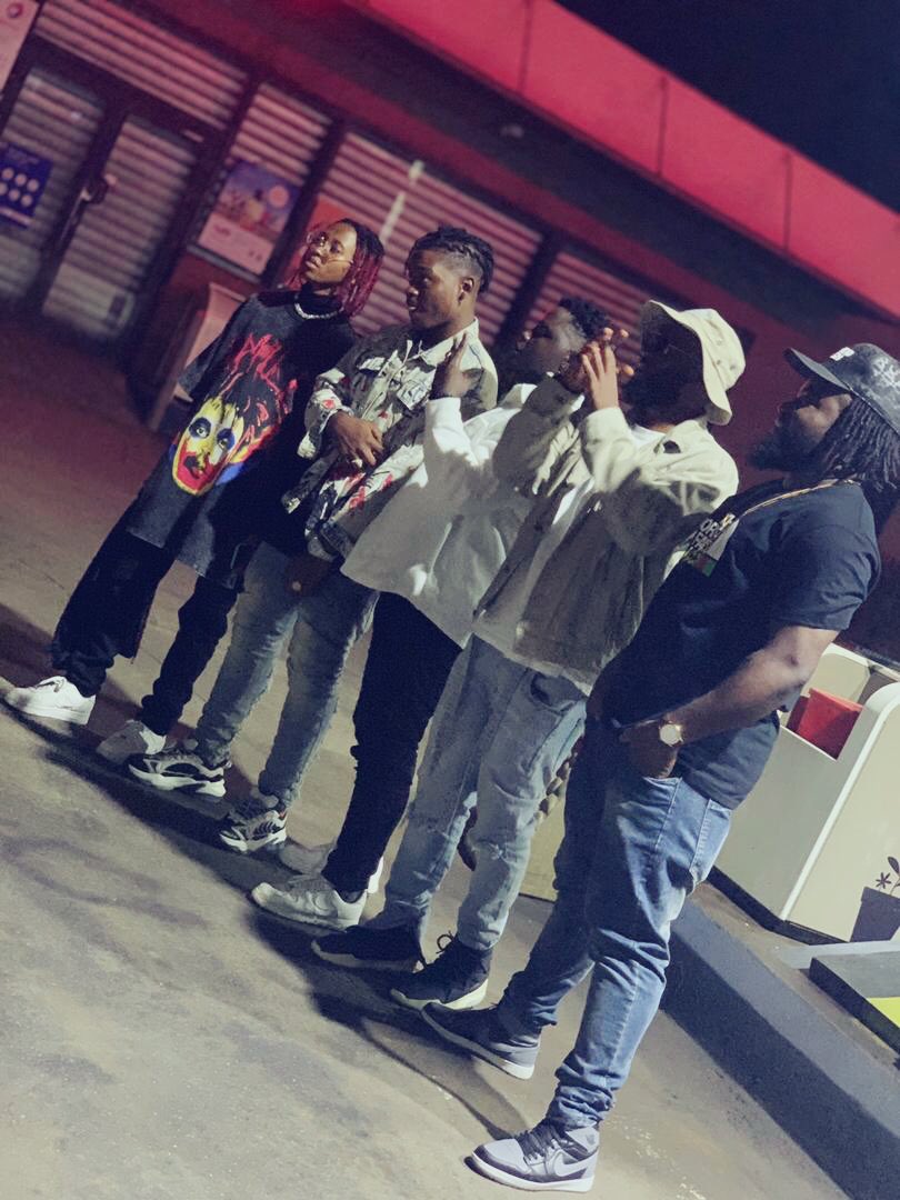 The hustle theory tweet media