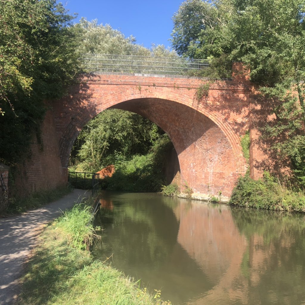 iain_gray's tweet photo. What a lovely afternoon with @Scampycat123 and our #10000step walk - first by @wiltsberkscanal - what a beautiful brick arch bridge - and then over at @CoateWater and listening to readers at @RJ_MUSEUM - what a delight - and loved @NWMES_Railway https://t.co/G7ocu0hHLe