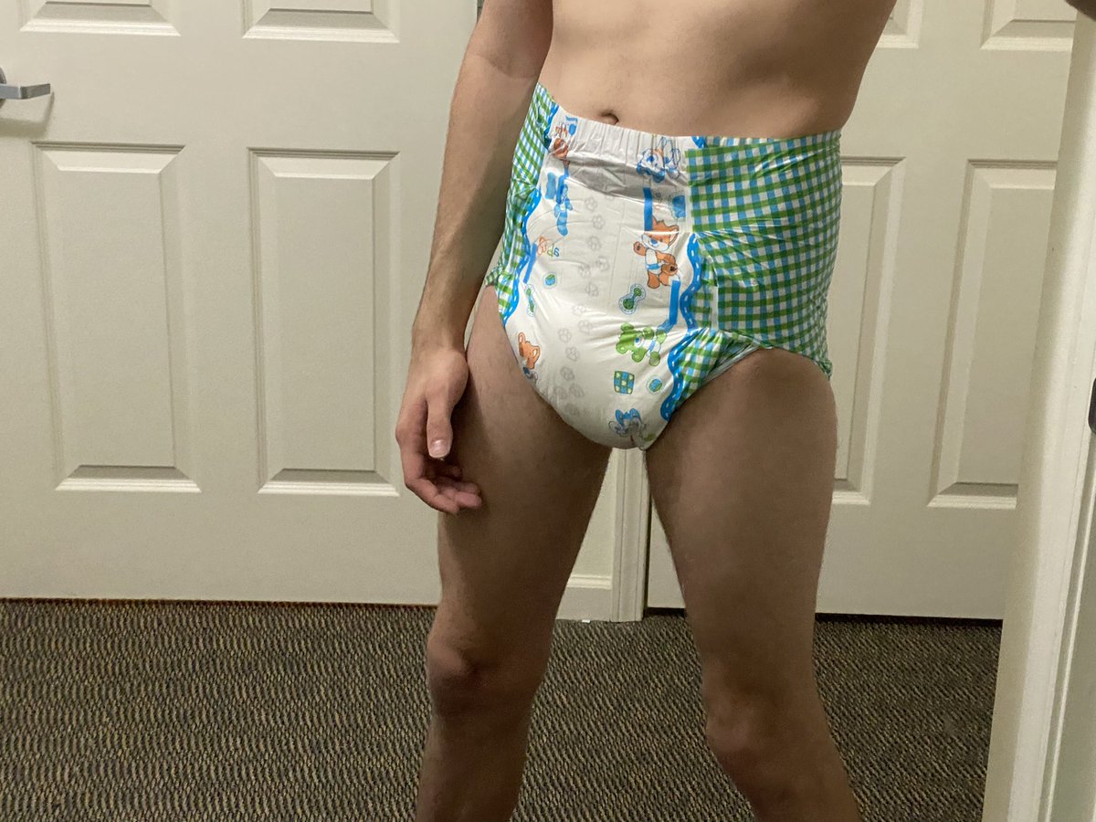 null_pup's tweet photo. Fresh diaper to end the weekend https://t.co/5tz5iSn5h2