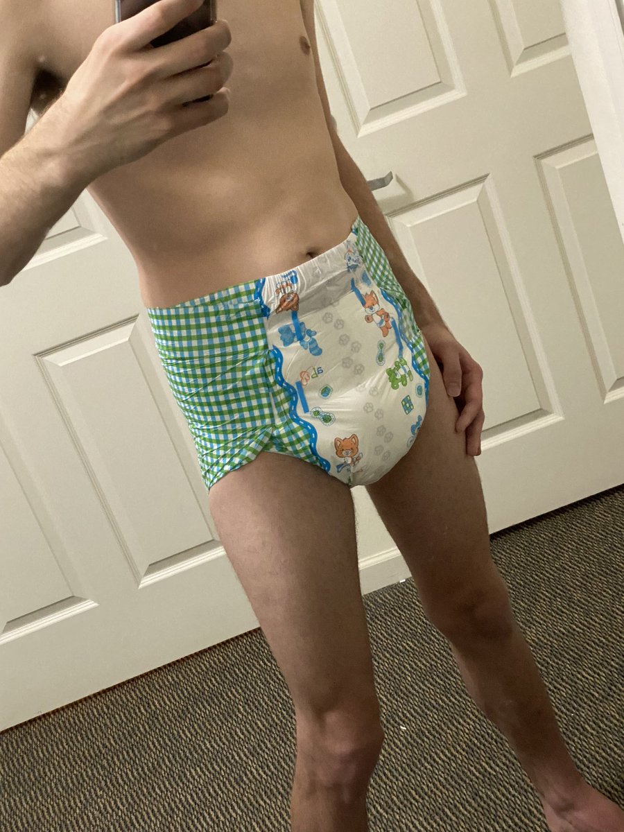 null_pup's tweet photo. Fresh diaper to end the weekend https://t.co/5tz5iSn5h2