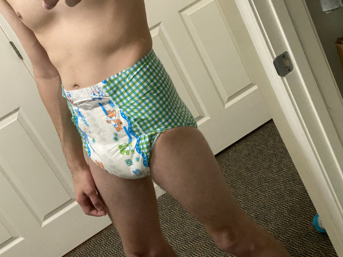 null_pup's tweet photo. Fresh diaper to end the weekend https://t.co/5tz5iSn5h2