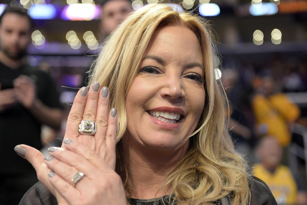 Join us in greeting the President of the L.A. Lakers, Jeanie Buss a happy 60th birthday!    